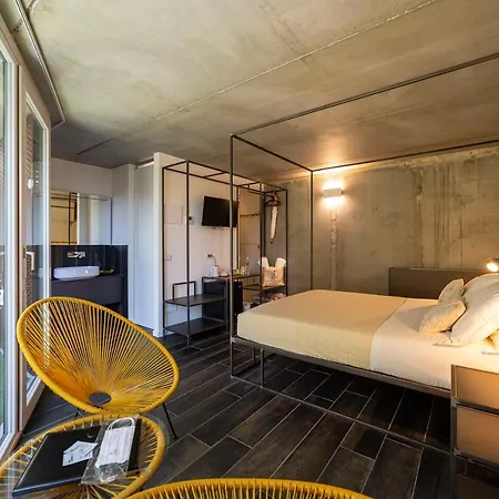 Guest house Le Stanze Del & Pool 4*