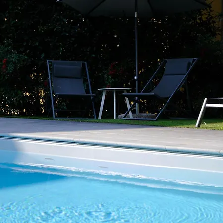 Le Stanze Del & Pool Guest house